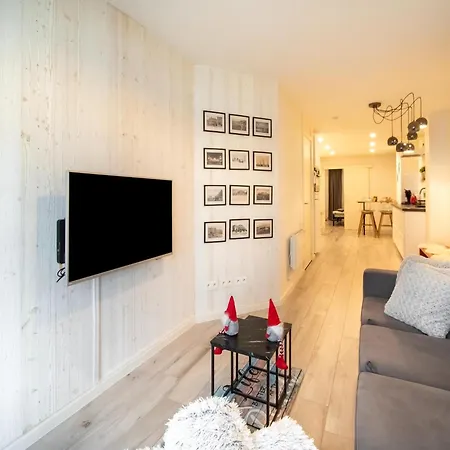 Sunny Ground Floor Escape, Cleaning Included Οστένδη
