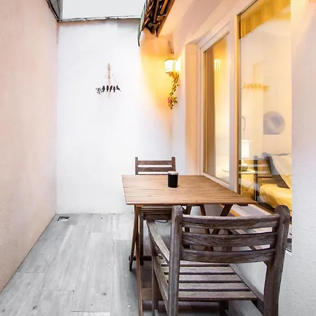 Sunny Ground Floor Escape, Cleaning Included Οστένδη