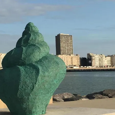 Sunny Ground Floor Escape, Cleaning Included Apartment Ostende